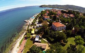 Villa Almira